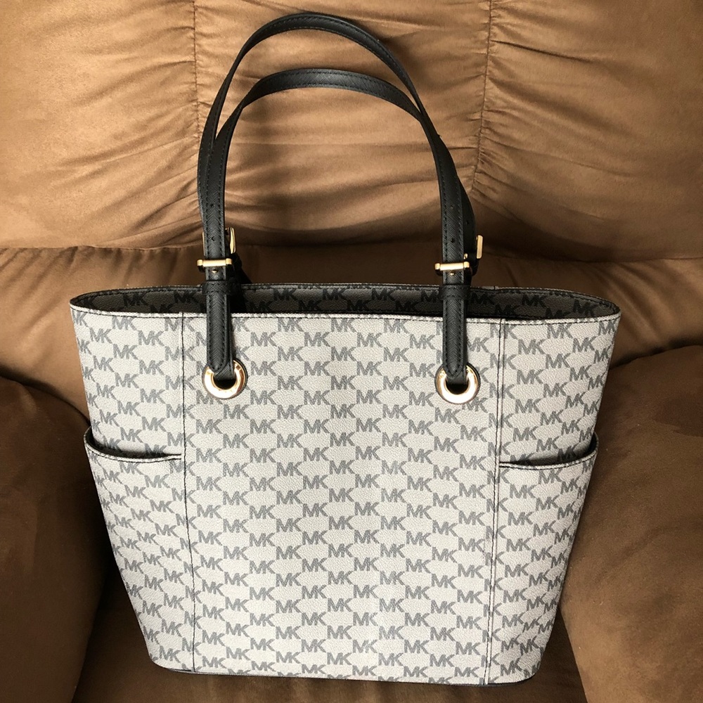 MK tote